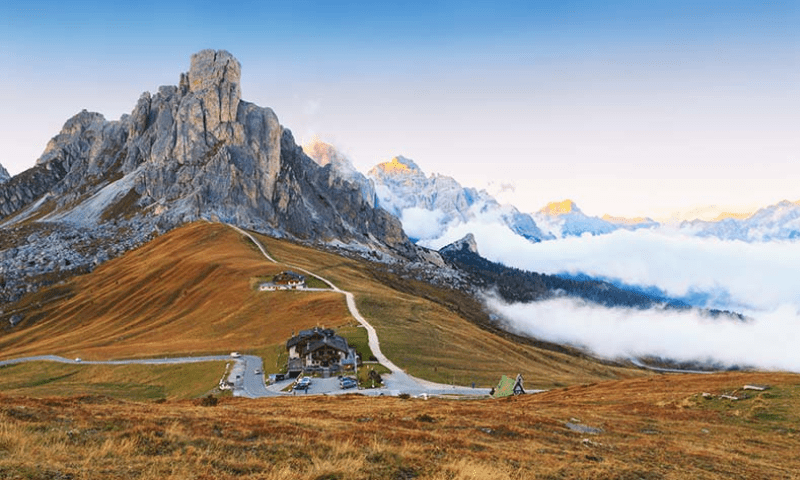 James Bond Goldfinger - Aston DB5 & Mustang car chase - filming location on Furka pass
